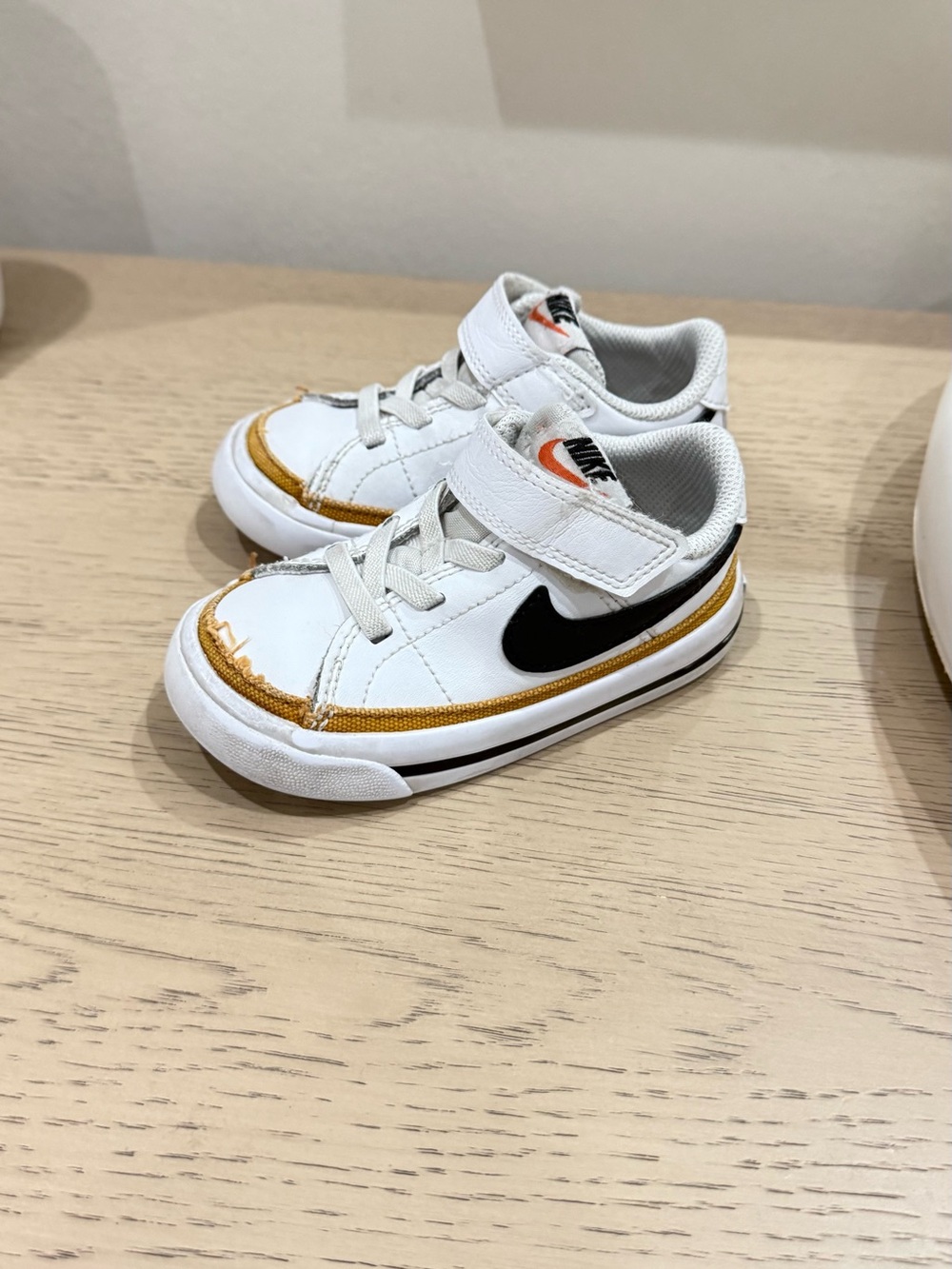 Nike toddler boy sneakers 6C